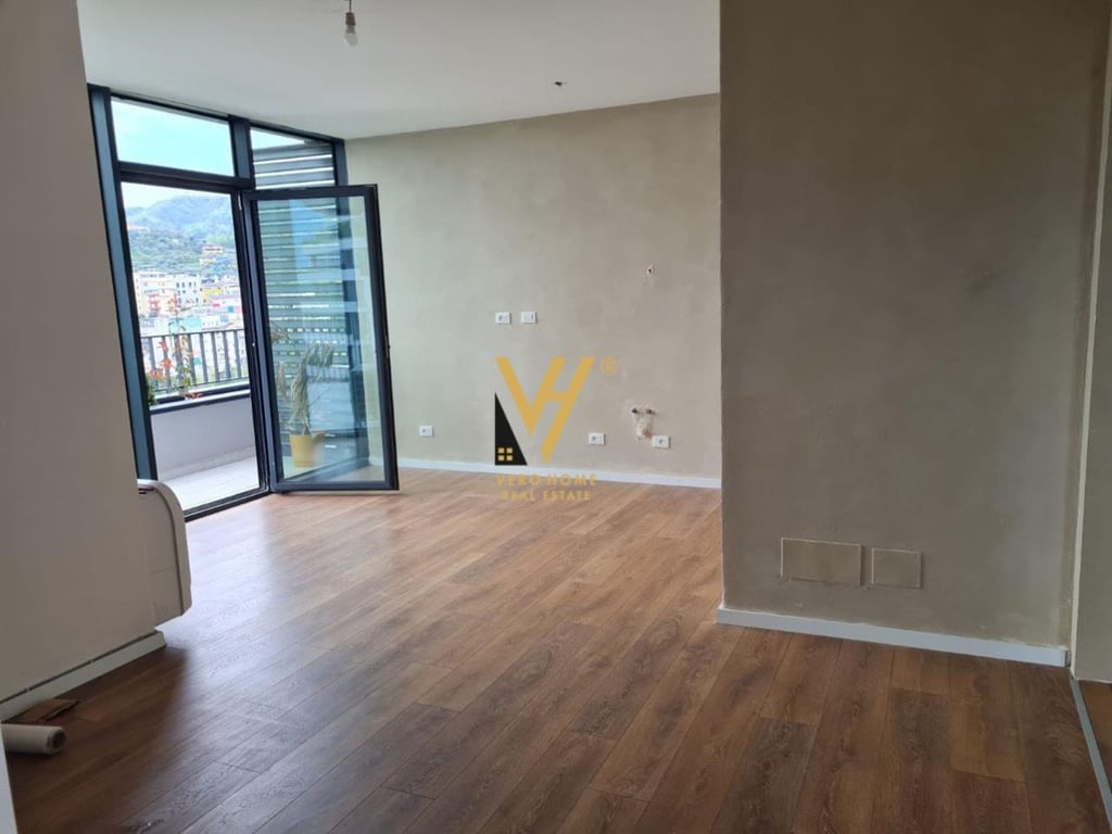 JEPET ZYRE 140 M2 ME QERA TE LAKEVIEW RESIDENCE 1.600 EURO