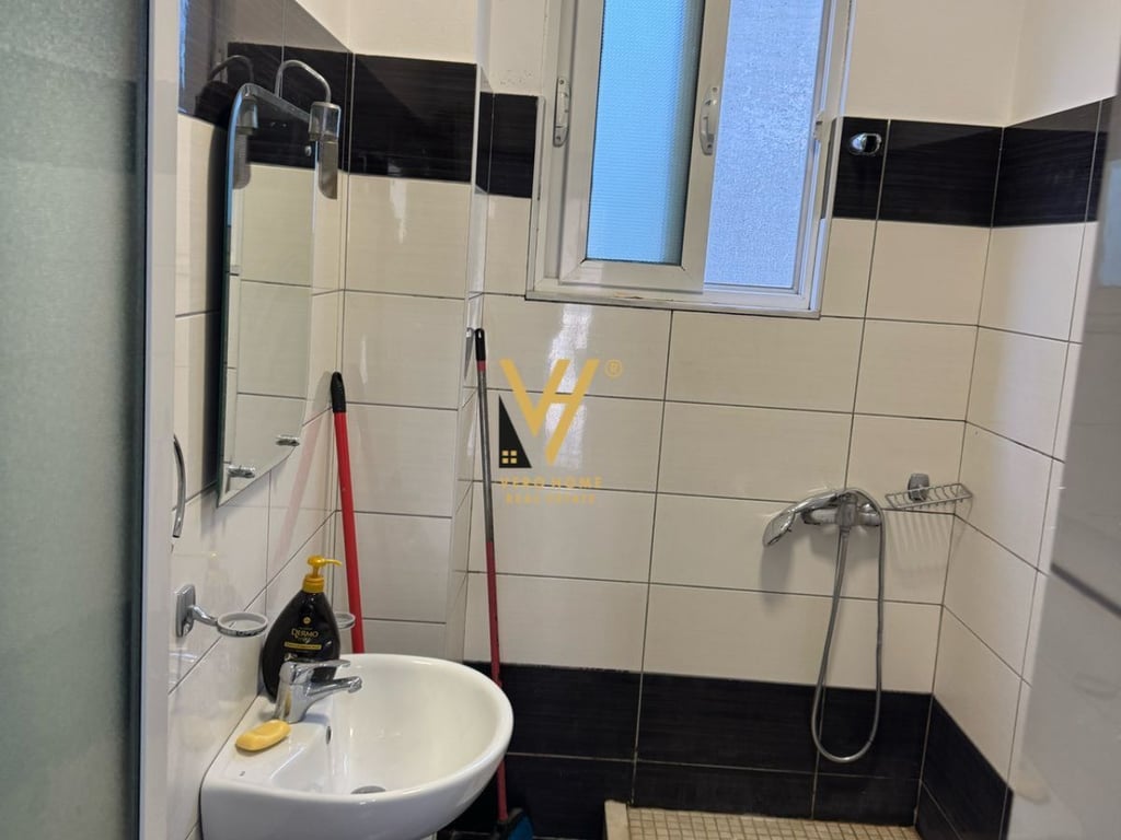 AFFITTASI APPARTAMENTO 1+1+BLK IN VIA 5 MAJI A 500 EURO
