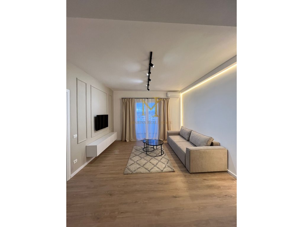 VENDESI APPARTAMENTO SUPERFICIE 75 M2 !! SPIAGGIA FERROVIA DURAZZO !!