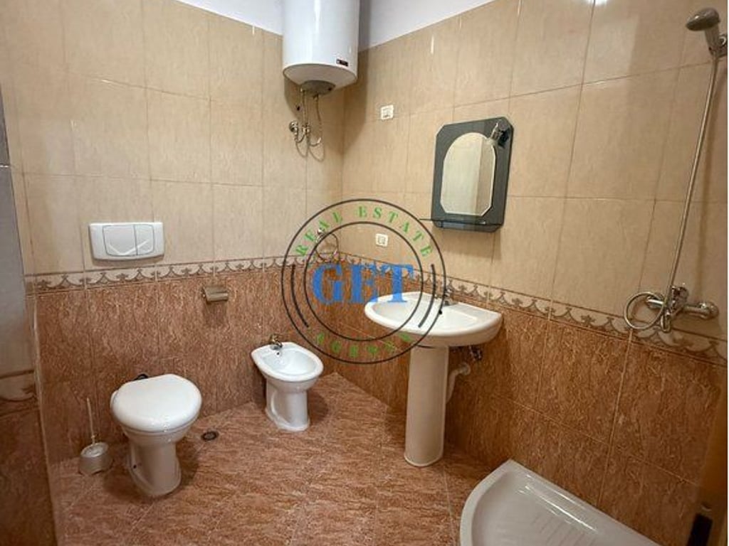 QIRA, APARTAMENT 2+1+2, PRANE SHKOLLES "JAN KUKUZELI" ,DURRES 500 € /Muaj