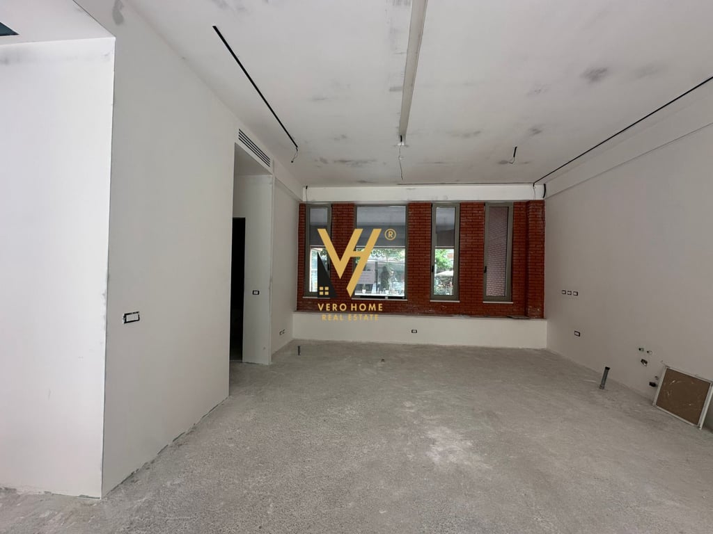70M2 SPACE FOR RENT IN DELIJORGJI 1,500 EURO
