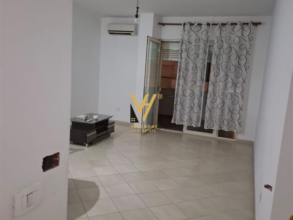 2+1 apartment for rent in the Paris Commune 600 euros.