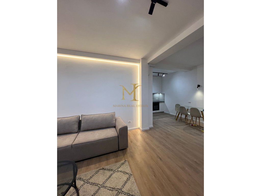 VENDESI APPARTAMENTO SUPERFICIE 75 M2 !! SPIAGGIA FERROVIA DURAZZO !!