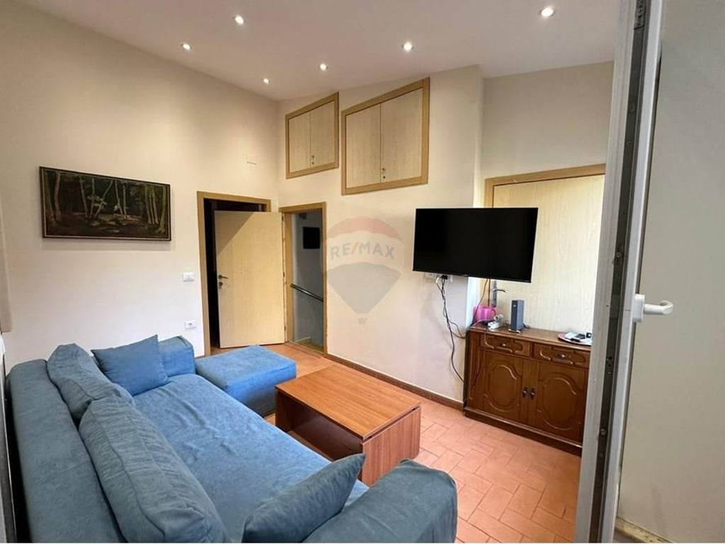 Jepet me qira apartament 2+1 ne Myslym Shyr