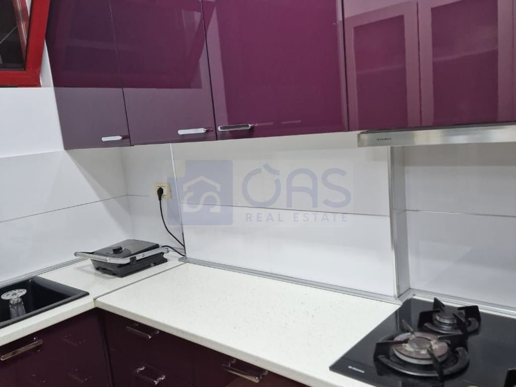 Apartment 3+1 for rent in Zogu i Zi 800 euros.