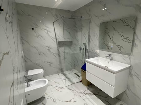 Jepet me Qira – Apartament 2+1 📍 Përballë Kompleksit Delijorgji