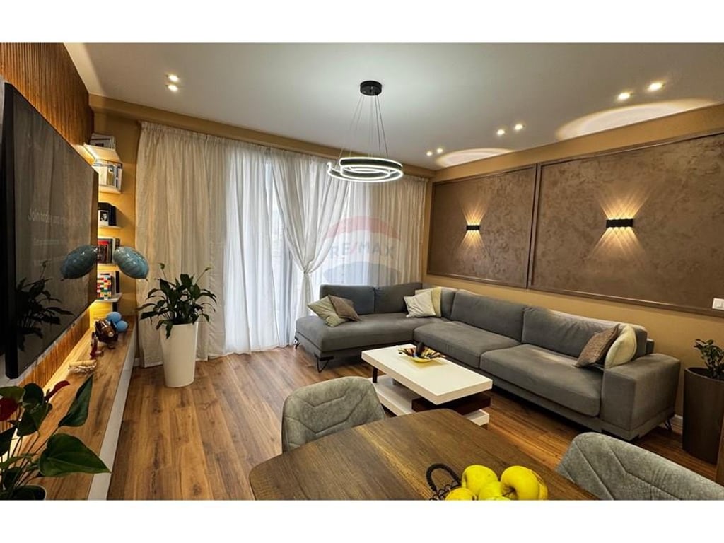 2+1 apartment for rent at Fusha Aviacionit!