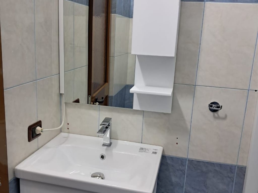For rent, entrance 2+1+2+2 balcony + parking space in Old Sauk.