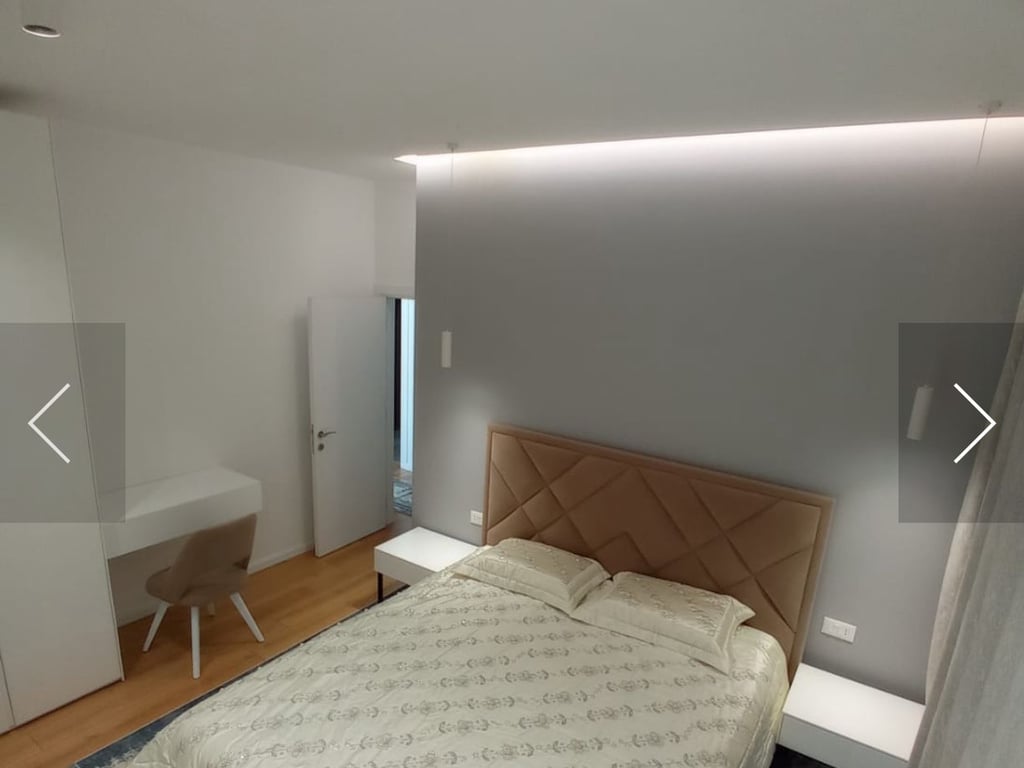 A fantastic 3+1+2 apartment with a storage room is available at Square 21.