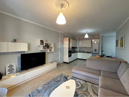 2+1+2 apartment for sale at Liqeni i Thate
