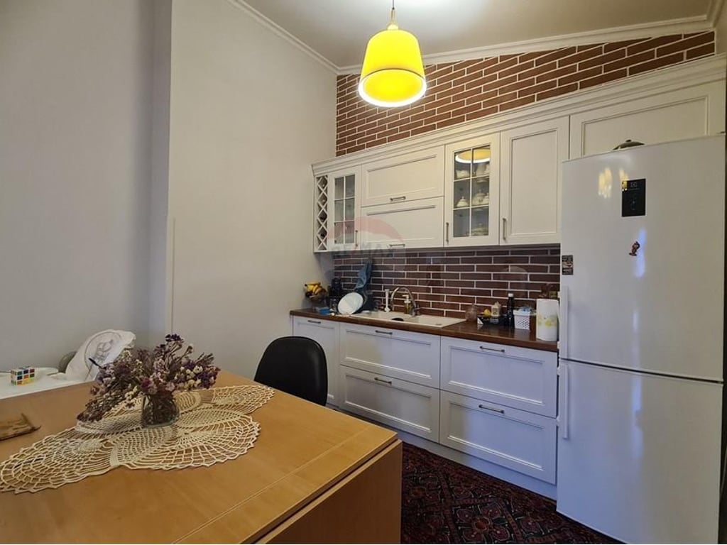 Apartament 2+1 ne shitje prane Ekonomikut!