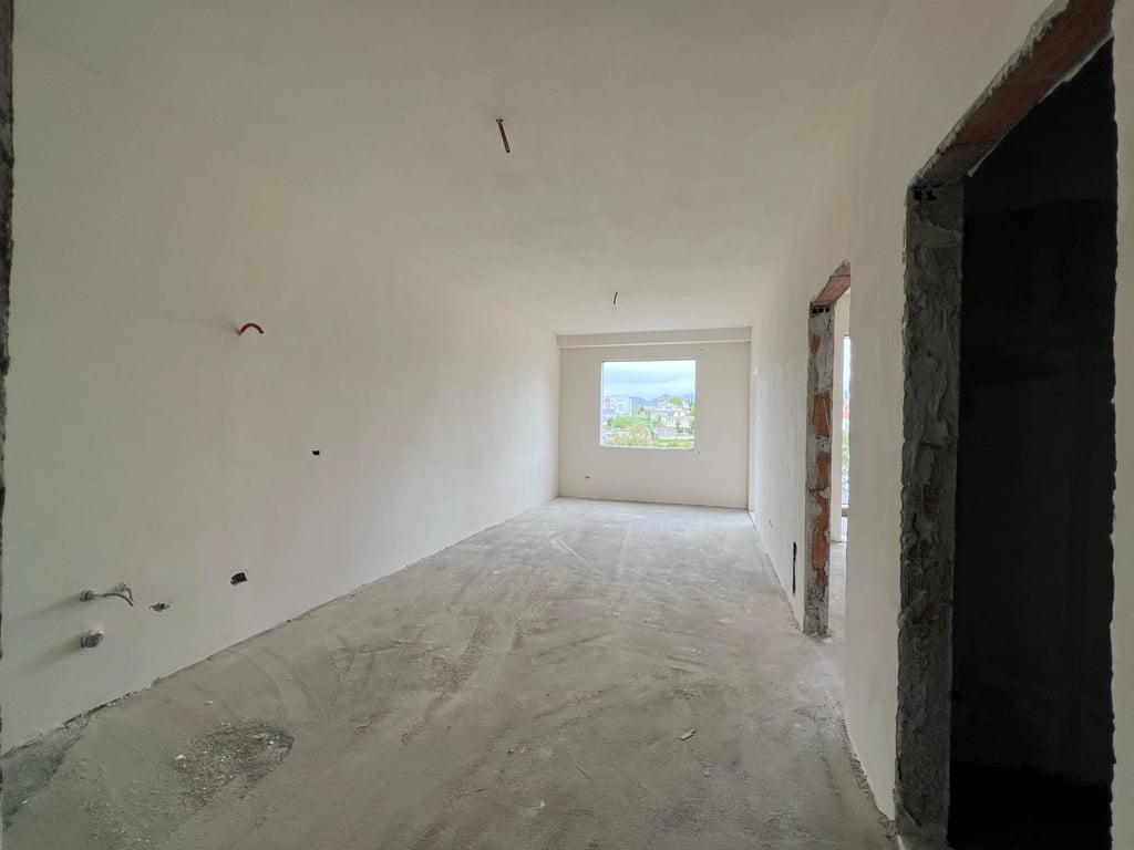 Shitet Apartament 1+1+ballkon ”Shirzana – Paskuqan”, Tiranë.