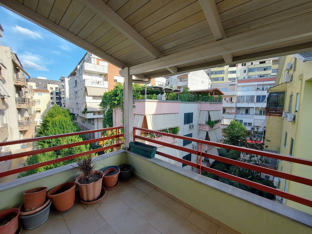 Apartament Penthouse tek Kodra e Diellit, Tiranë – 101.5m²