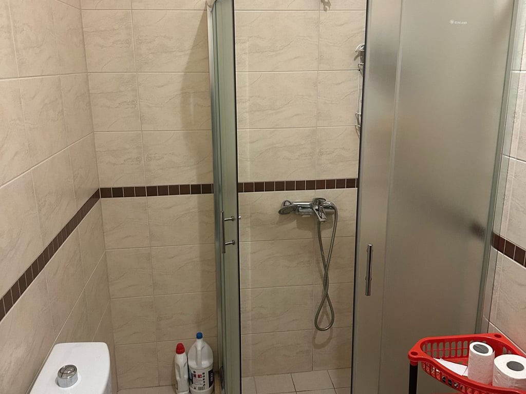 1+1, furnished, opposite Delijorgji, price 450 euros.