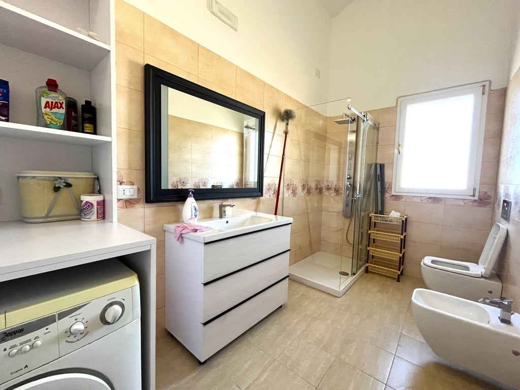 Apartament shumë i gjerë 3 km nga deti 4 / 17