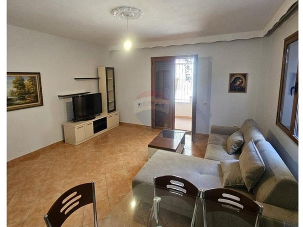 Appartamento 2+1 in affitto vicino a Eleonora.