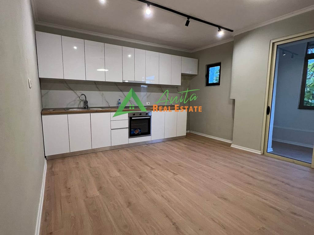 Ali Demi ofrojme per shitje apartament 1+1