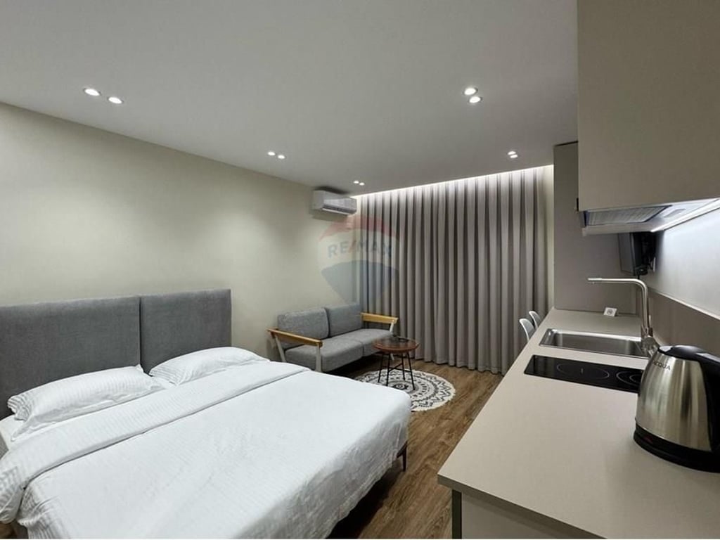 Apartments &amp; Studios for sale in New Market.