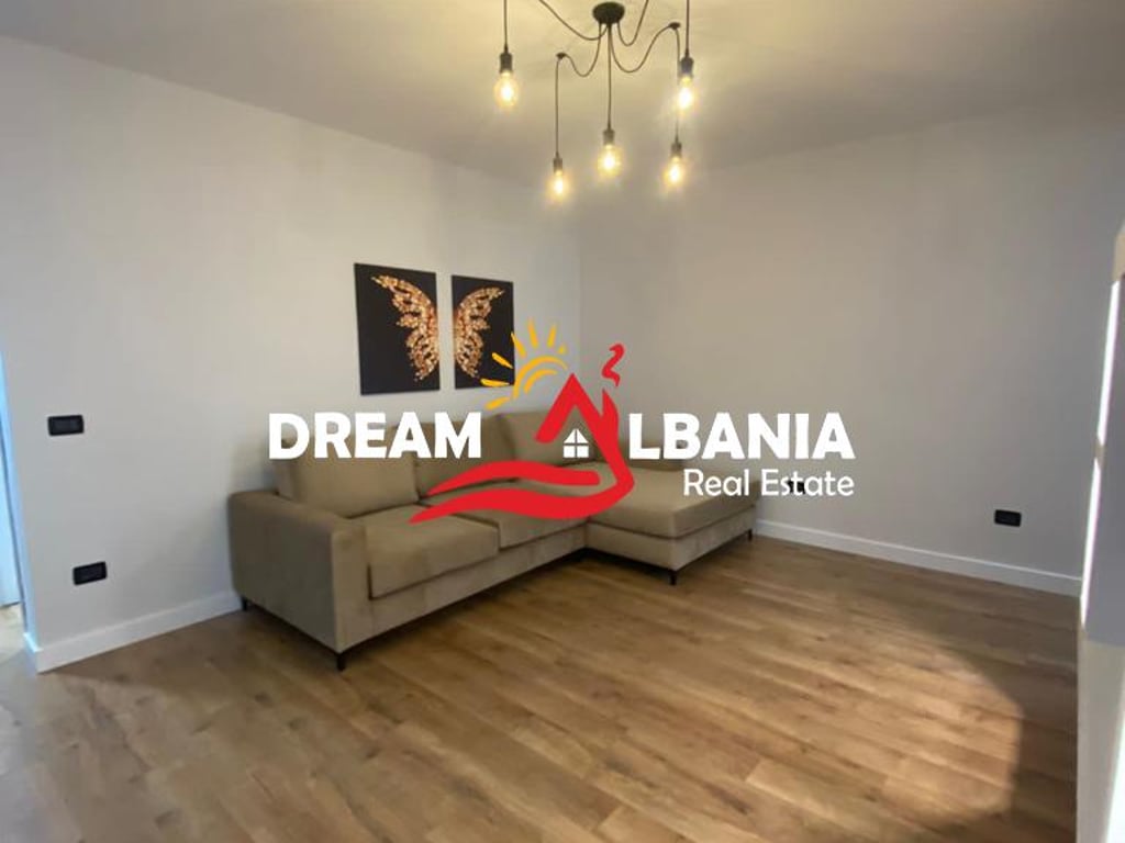 Appartamento 1+1 in affitto nella Comune di Parigi, vicino a Kika 2 a Tirana (ID 4211702)