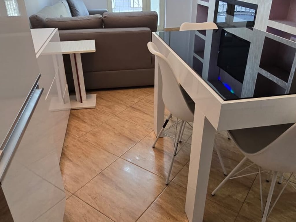 1+1 per SHITJE ne Rrugen Ndre Mjeda, afer kompleksit Kontakt