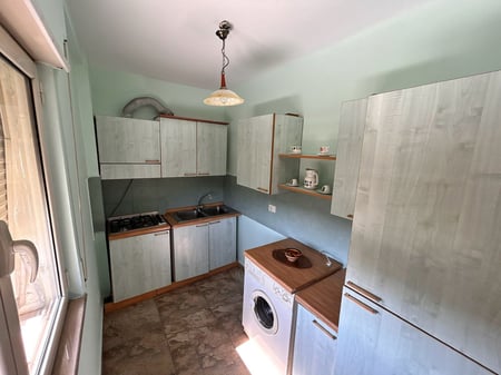 JEPET APARTAMENT ME QERA PER BIZNES NE QENDER TE TIRANES