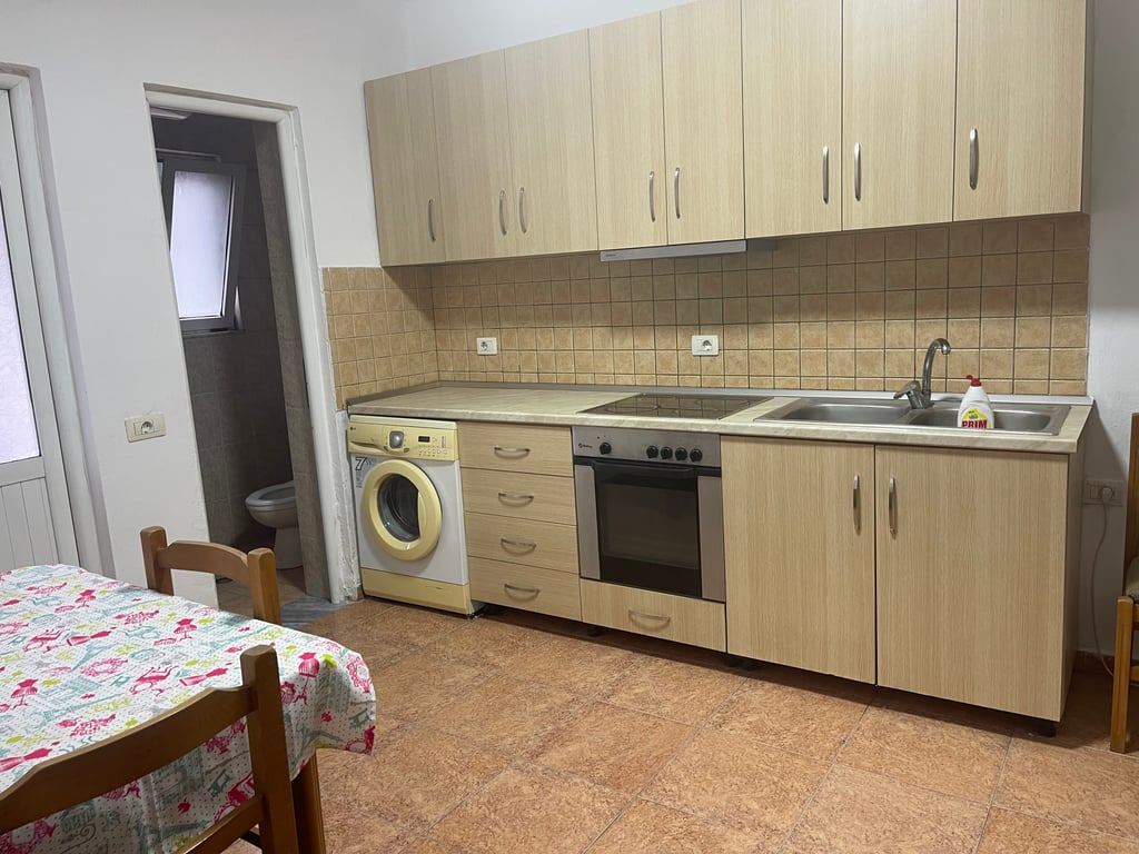 Jepet me qera apartament 1+1 tek Prokuroria