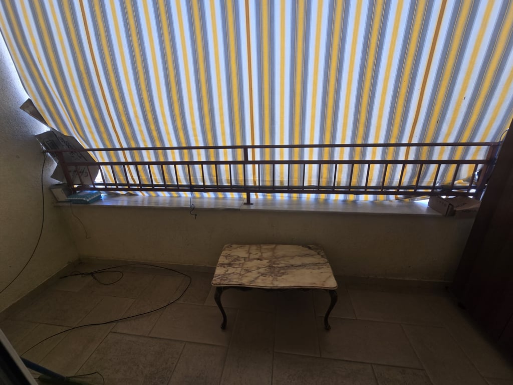 A 2+1 apartment is available for rent at Wilson Square near the post office.