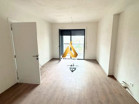 2+1+2 APARTMENT FOR SALE ON BULEVARD I RI, TRAIN STATION, TIRANA