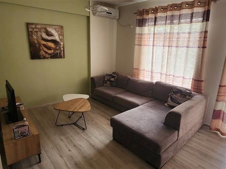 A 2+1+2 apartment is available for rent near the zoo.