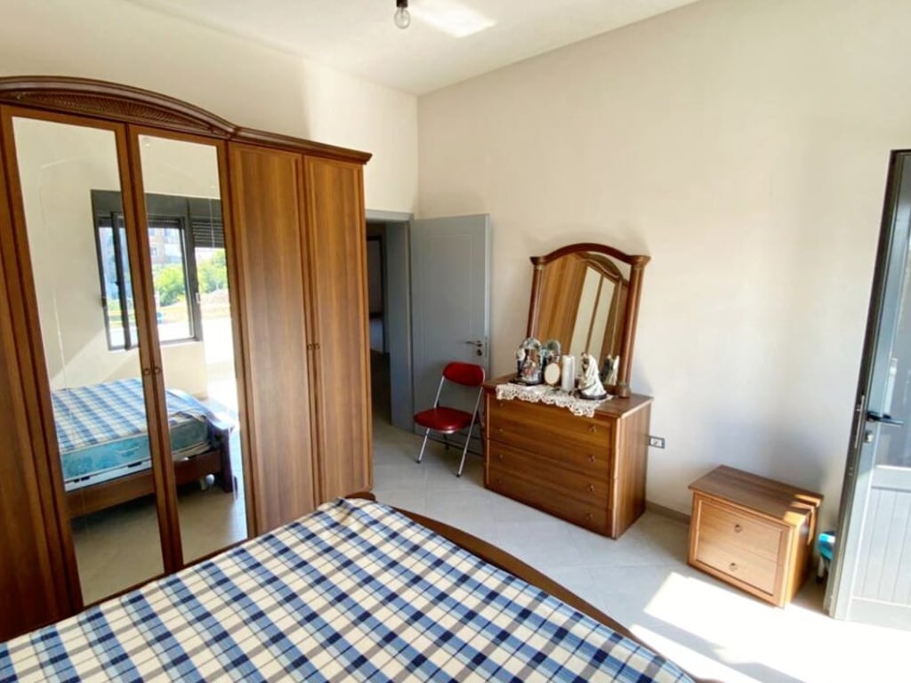 😍🏤A 4-story building is for sale by the road near "Supermarket Myftiu 2", a few meters from the main boulevard "Indrit Cara", Kavajë.