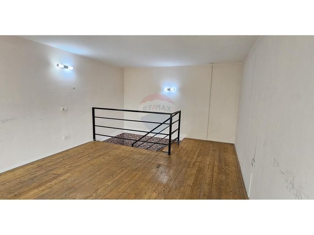 Office for rent in Brryl