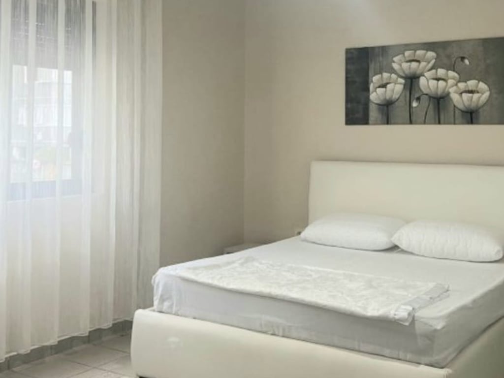 1+1, private year, Don Bosko near Neptun, price 400 euros.