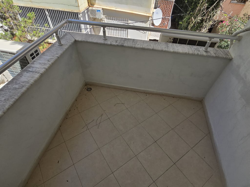 Shitet, Garsoniere, Shkembi i Kavajes, Durres