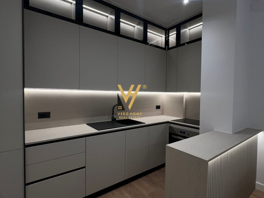JEPET APARTAMENT 1+1+BLK ME QERA NE PORCELAN 800 EURO