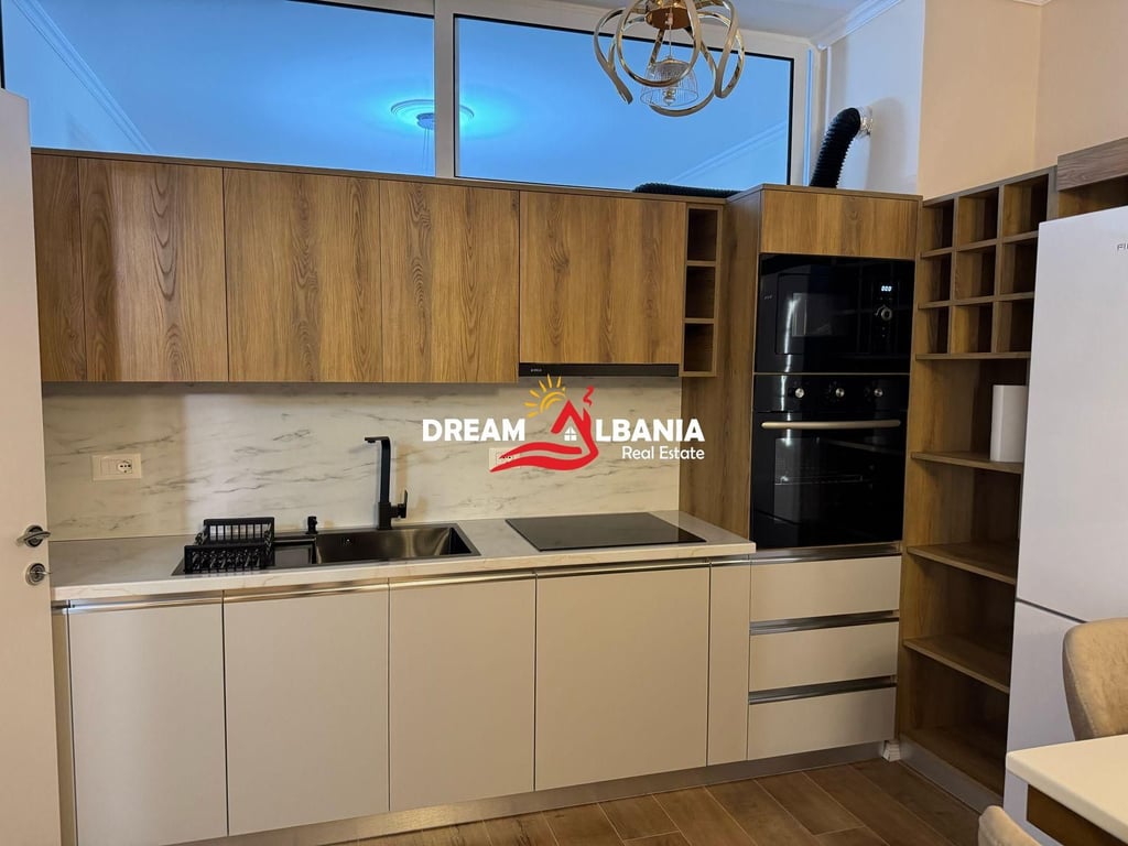 Appartamento 2+1 in affitto in Via di Dibra, vicino alla Farmacia 10 a Tirana (ID 42215224)