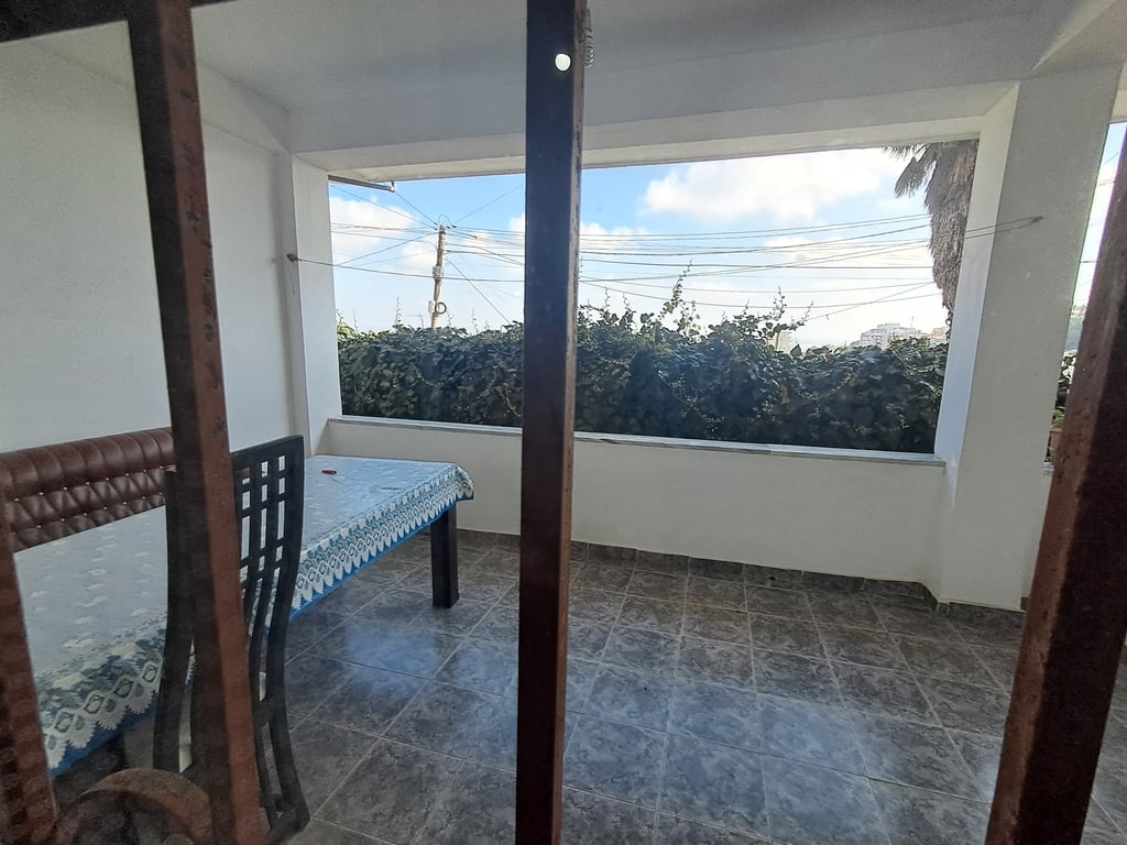 Shitet apartament 3+1 + garazh te Kodra e Vilës!