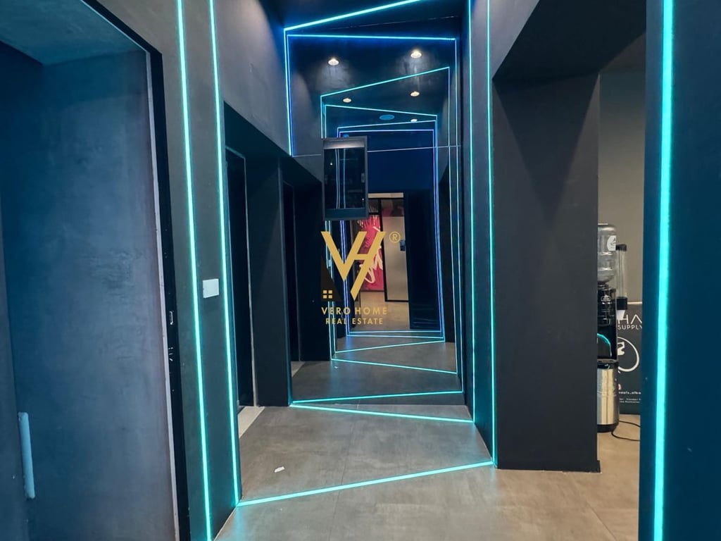 JEPET AMBIENT 100M2 ME QERA TE BLLOKU 2.200 EURO