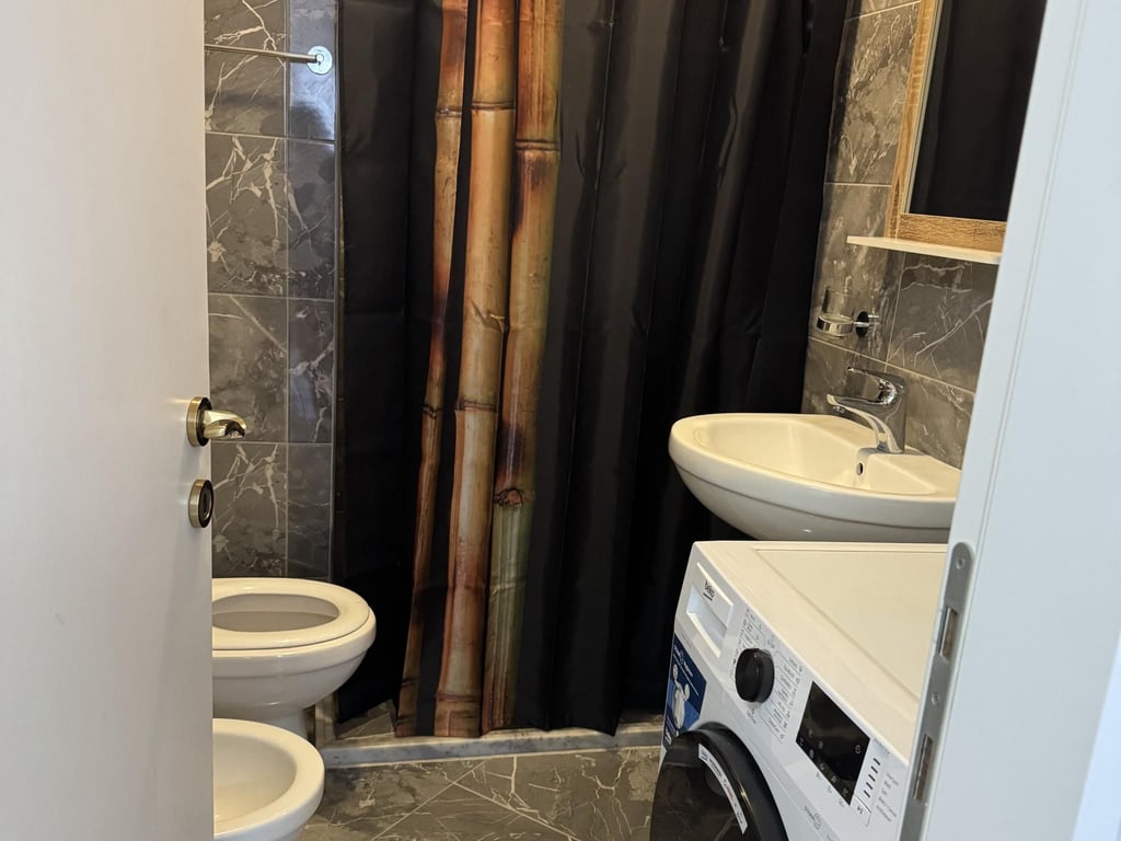 Apartament Me Qera 2+1 Tek 21 Dhjetori (ID B2201272) Tirane