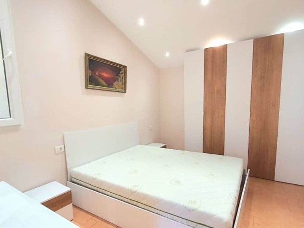 Apartment 2+1+2+veranda for rent, Myslym Shyr near Someg 650 thousand lek.