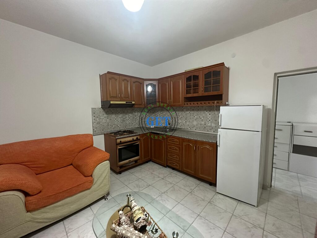 Affitto, Piano 1 in Casa Privata, Mercato Industriale, Durazzo