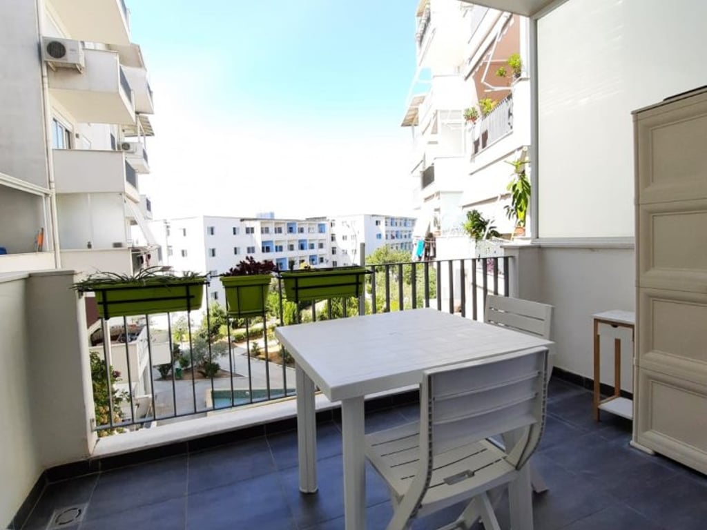 A 1+1 apartment is available for rent at the Ana complex, Student City.