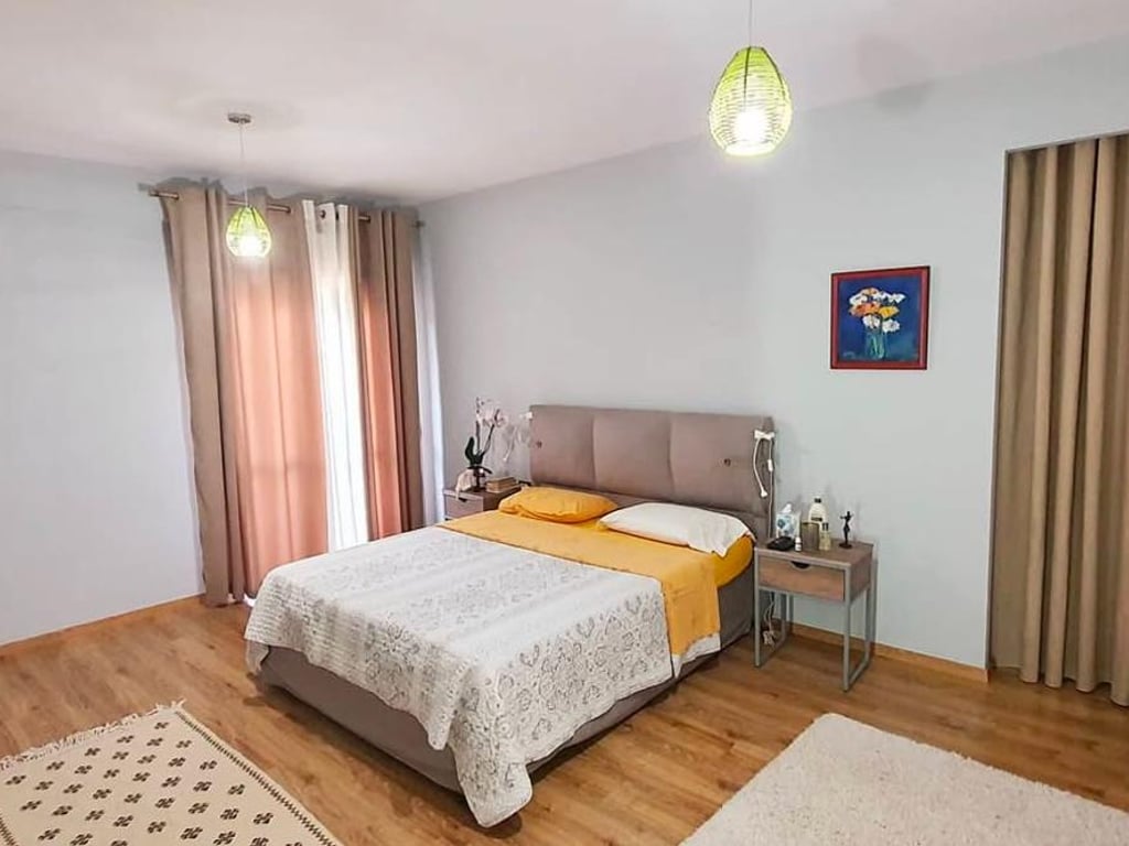 Appartamento duplex 2+1+2 in Affitto nella Communità di Parigi