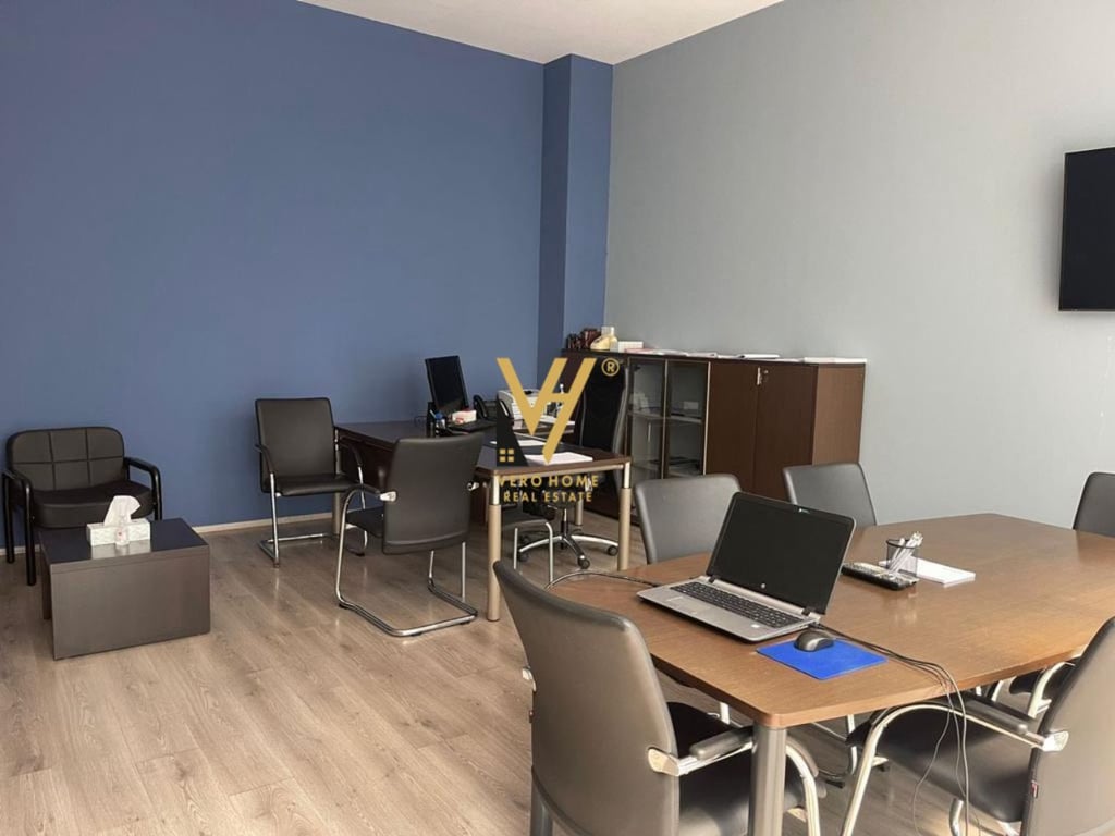 JEPET ZYRE 300 M2 ME QERA NE BLLOK 4.000 EURO