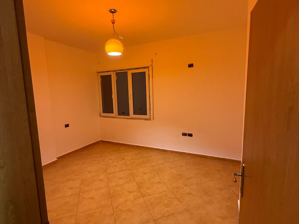 Apartment 3+1+2 for sale, empty, at Kodra e Diellit.