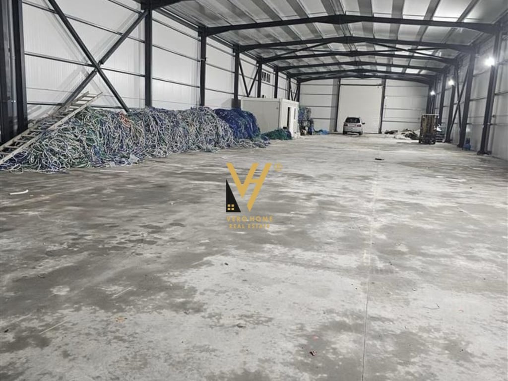 JEPET KAPANON 1.100 M2 ME QERA NE BUDULL 1.500 EURO