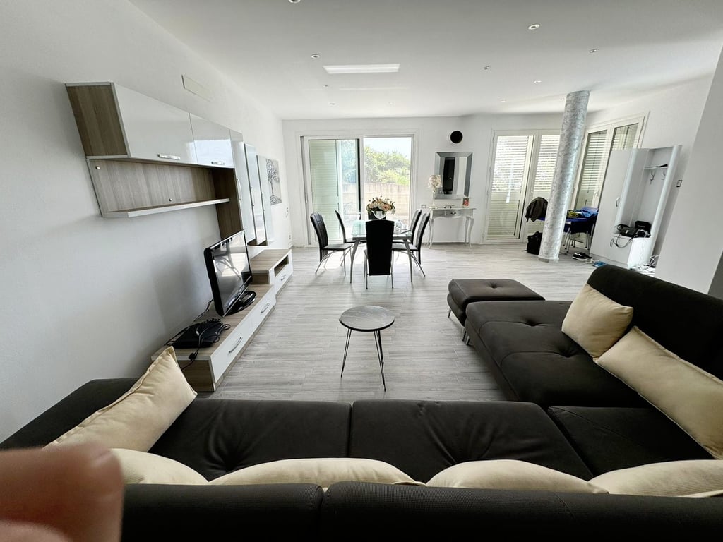 Karpen, private villa in a fantastic position, with a full view of the sea, Karpen.
