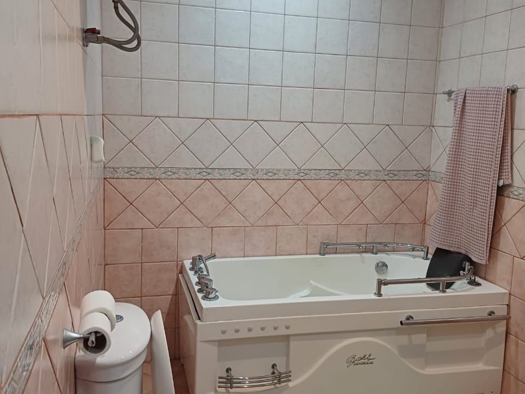 Jepet me qera apartament 2+1 ne Don Bosko 500 euro