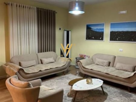 JEPET SHTEPI PRIVATE ME QERA TE RRUGA PRINC VIDI 550 EURO