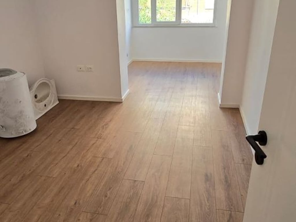 🟡Vendesi Appartamento 1+1 a 21 Dicembre vicino a Mozaiku.