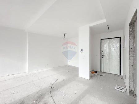 Apartament 2+1+ Parkim per shitje te Lake View !